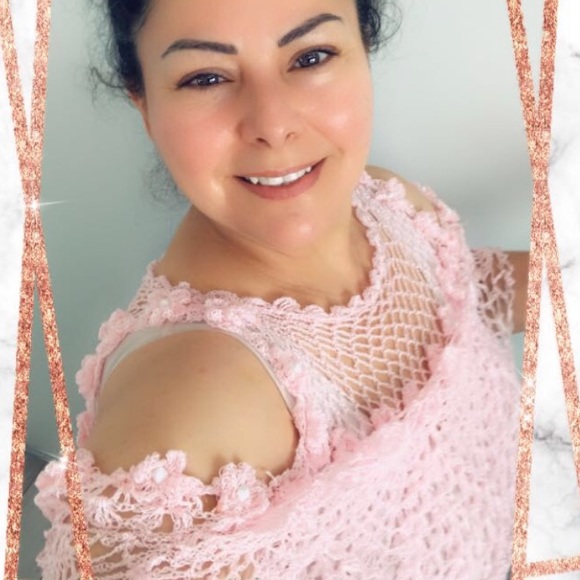 Beautiful handmade top, very delicate; chick and romantic 🌷 - Picture 3 of 5